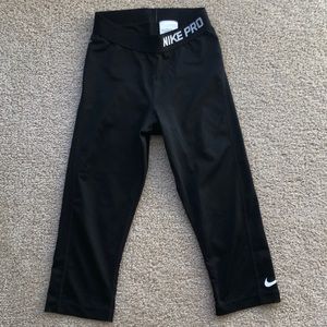 nike pro cropped black workout leggings